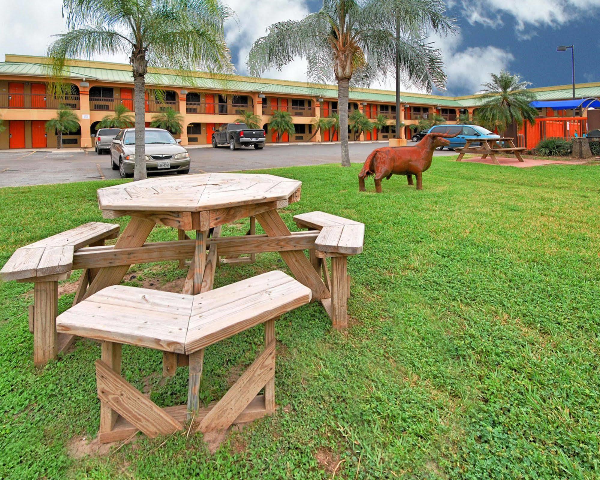 Texas Inn Harlingen Dış mekan fotoğraf